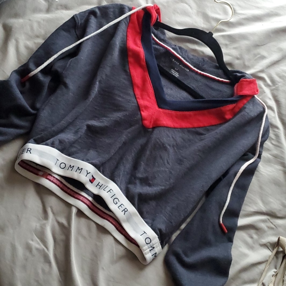 Cropped hooded sweatshirt